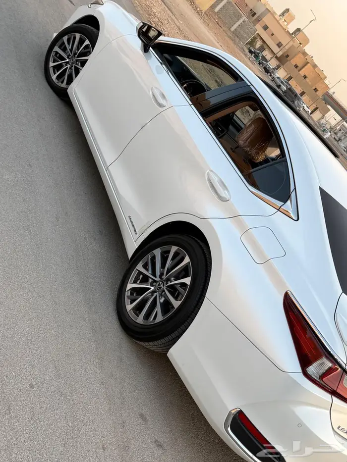 لكزس 2022 هايبرد h300 20
