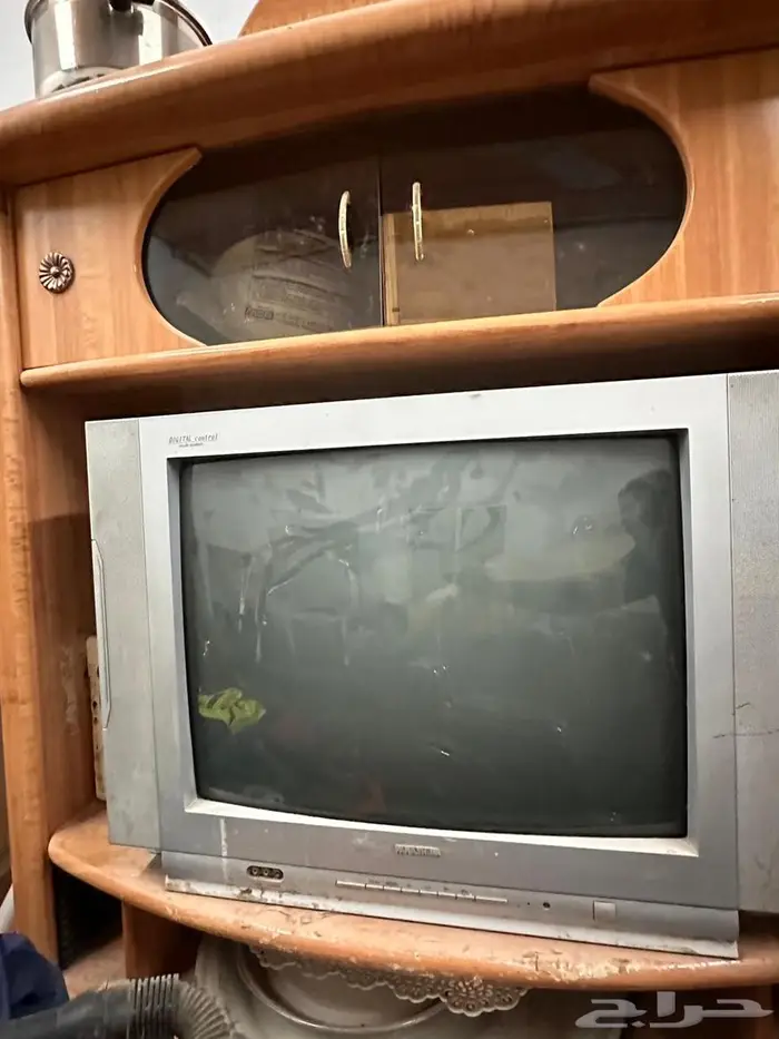 يوجد للبيع تلفزونيات قدميه تراث 1