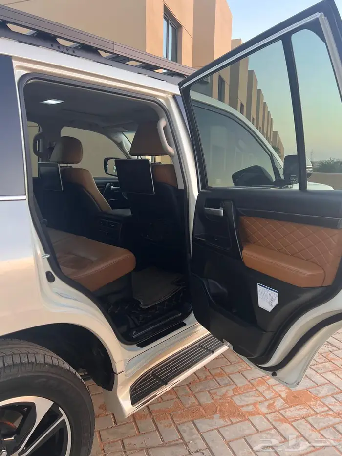 Land Cruiser GXR Grand Touring 2021 4