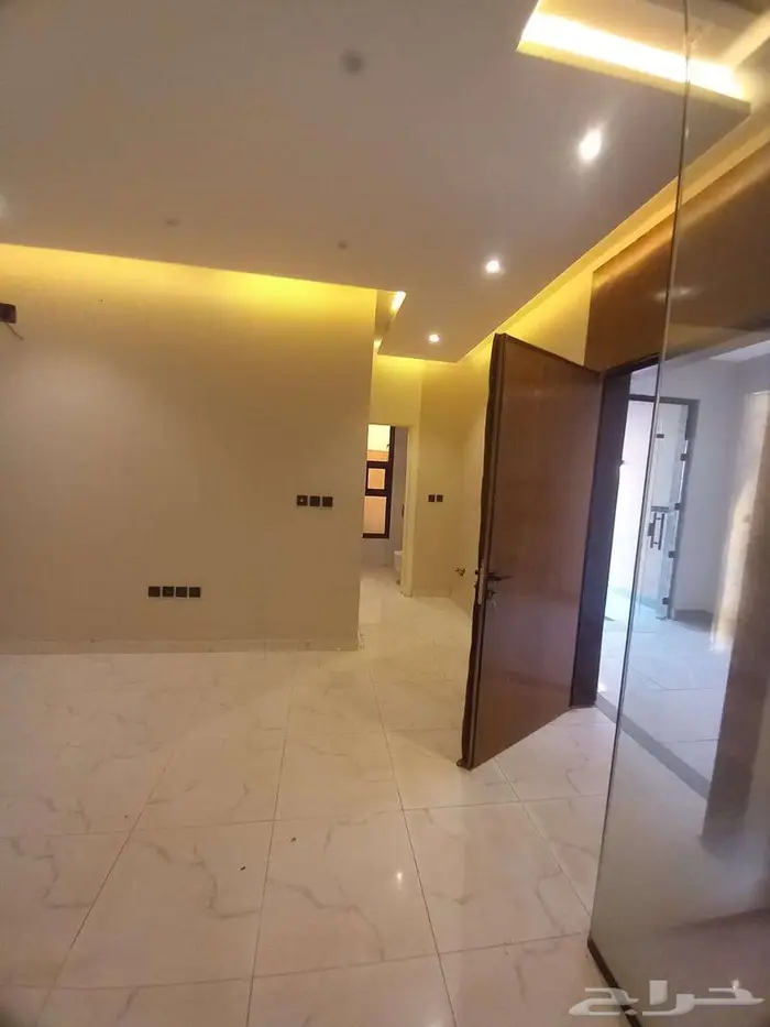 شقق فاخرة للإيجار   حي لبن   تشطيب VIP 7