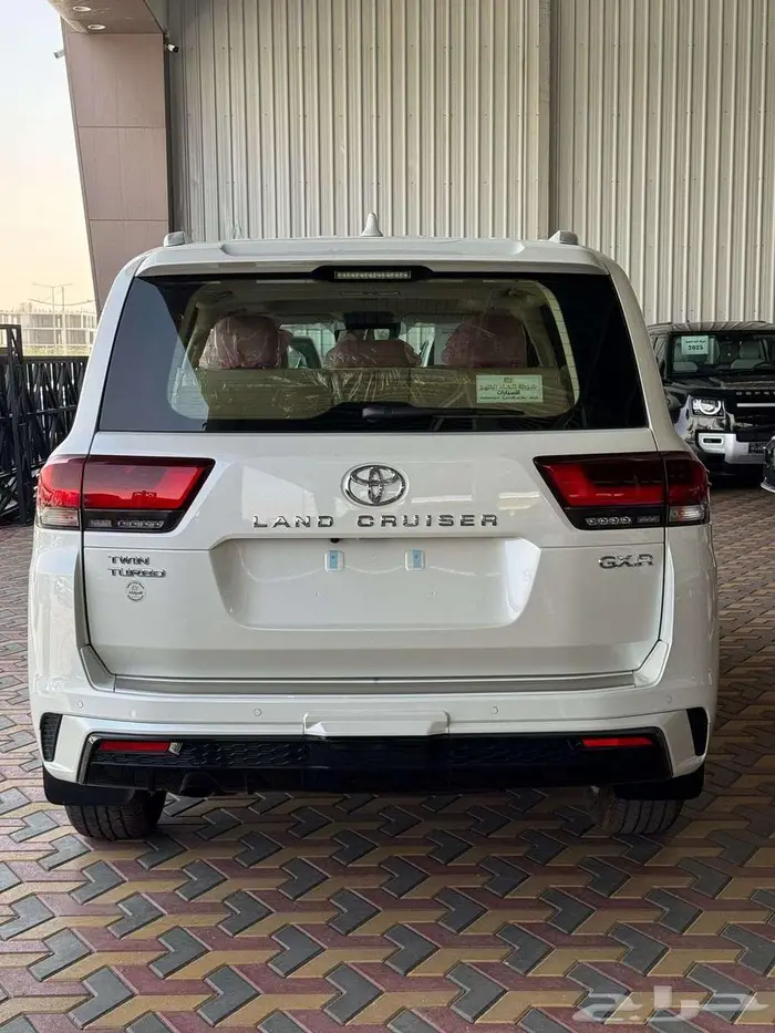 تويوتا لاندكروزر GXR 5 S بنزين 2025 كاش و اقساط 6