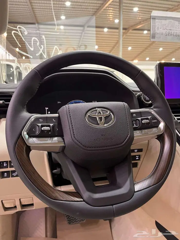 تويوتا لاندكروزر GXR 5 S بنزين 2025 كاش واجار منتهي بتمليك 5