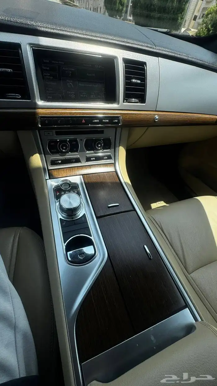 JAGUAR XF Full option 19