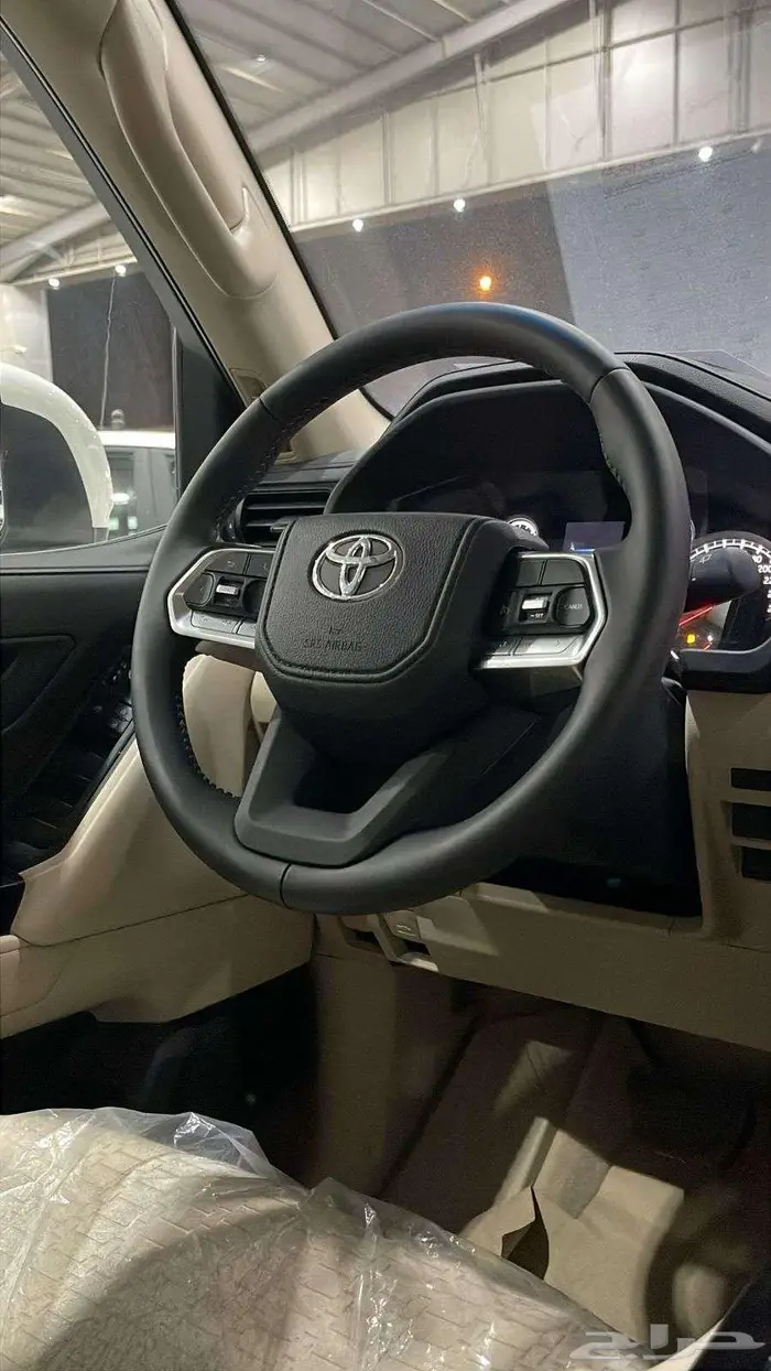 لاند كروزر 2024 GXR سعودي L2 6