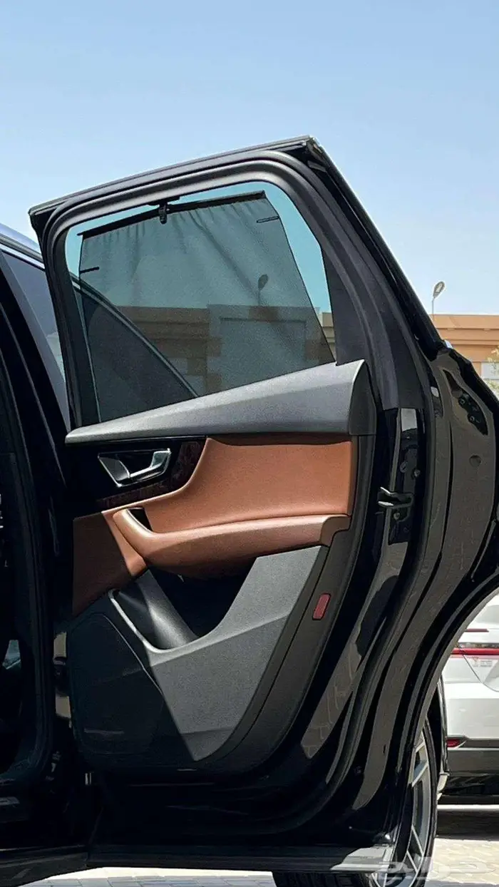 اودي q7 2019 ممشي 207 الف تشيكات وكالة 8