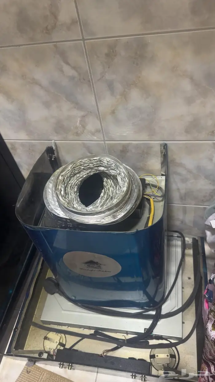 مدخنه   ماشغلتها وله مره بسبب الظروف خليتها منضر فقط 1