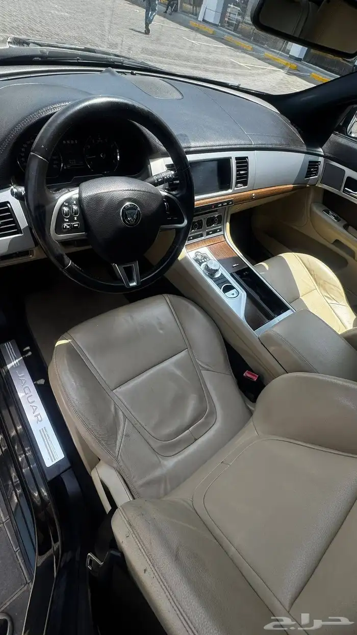 JAGUAR XF Full option 10