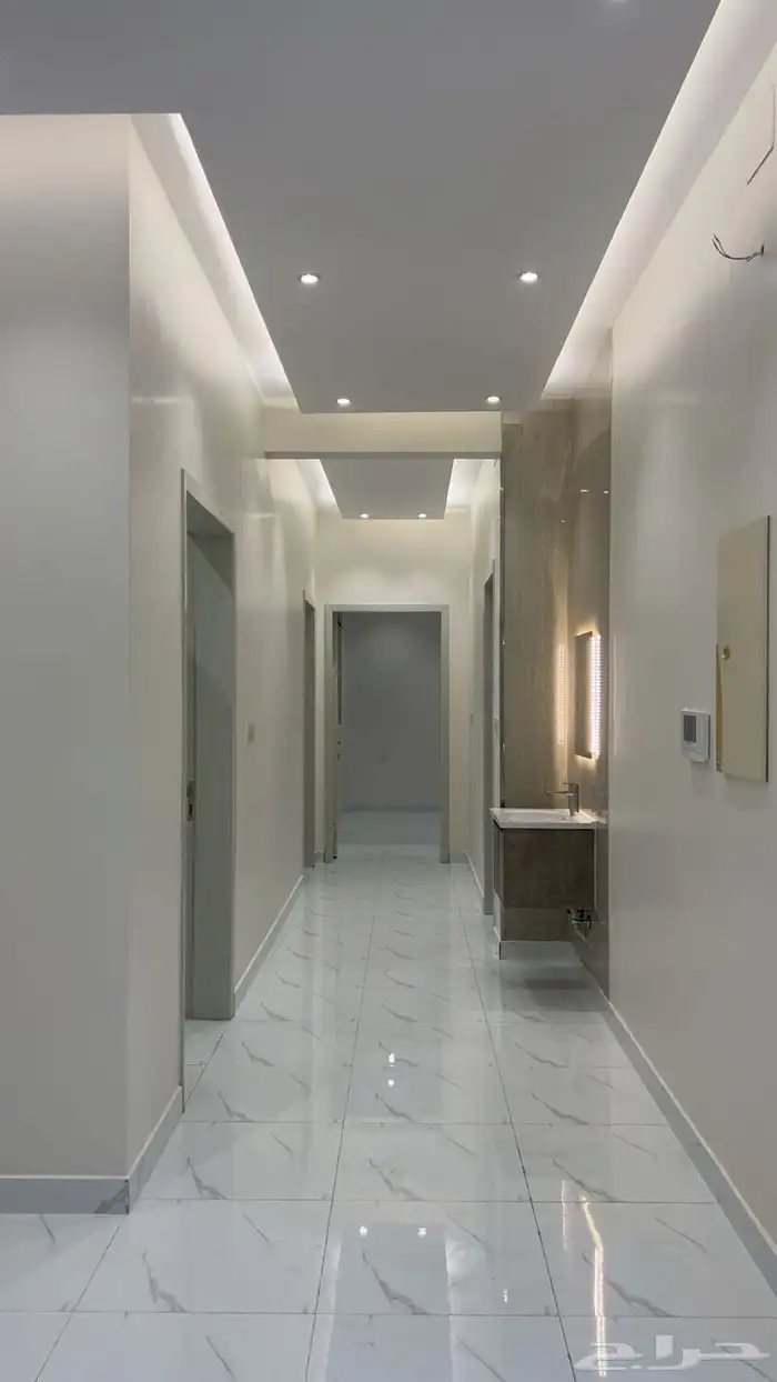 شقة جديده للايجار ثروات أبها 2