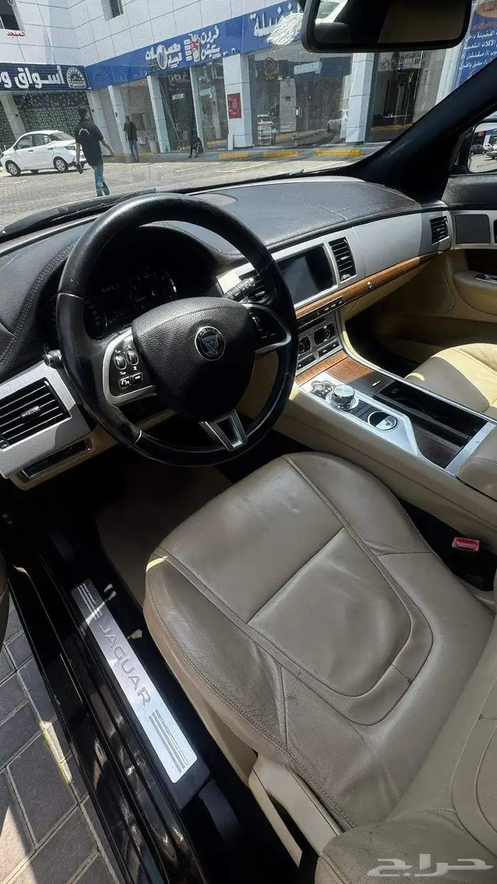 JAGUAR XF Full option 9