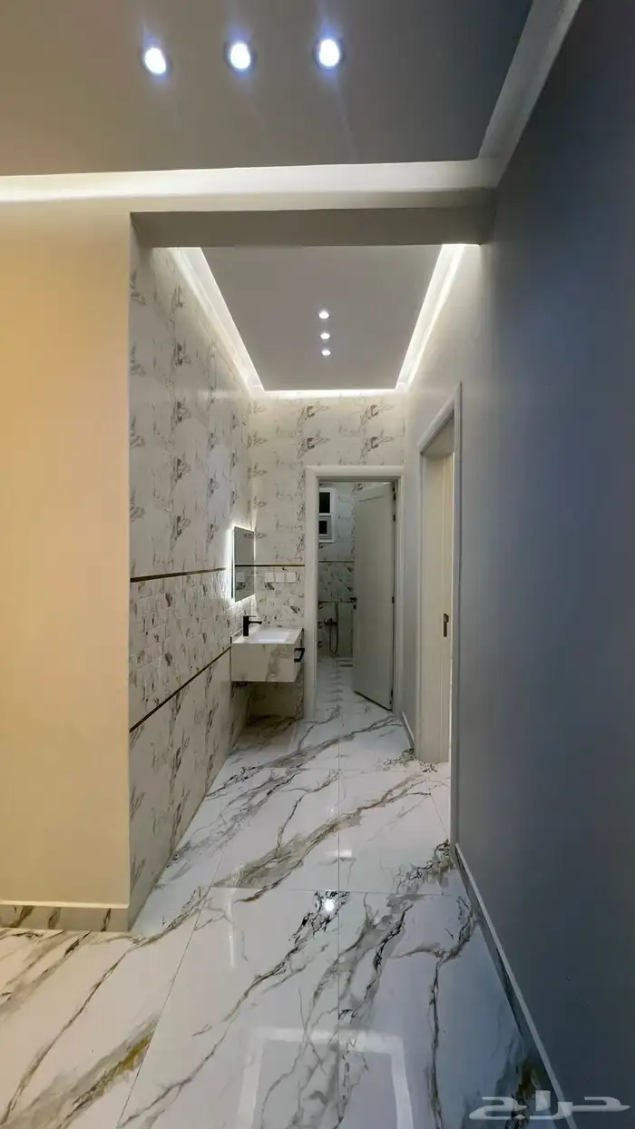 شقة علوية للايجار حي الملك فهد 0
