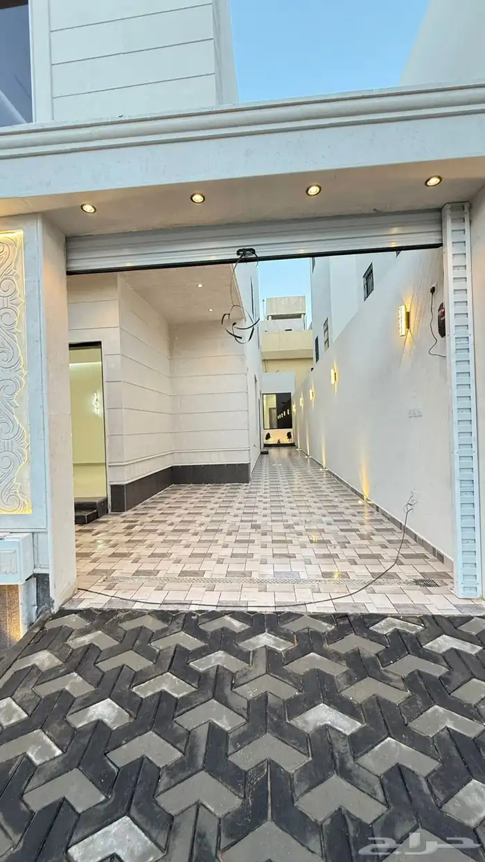 فلل للبيع حي العزيزية الرياض 2