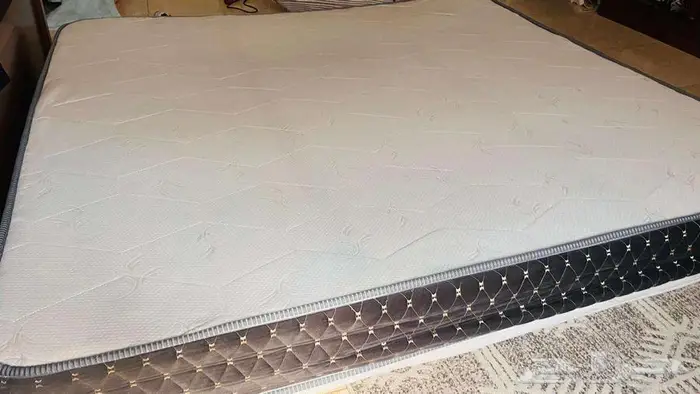 مرتبة طبية مجانا  190 180 مستخدمة للي يحتاجها بدون مقابل 2