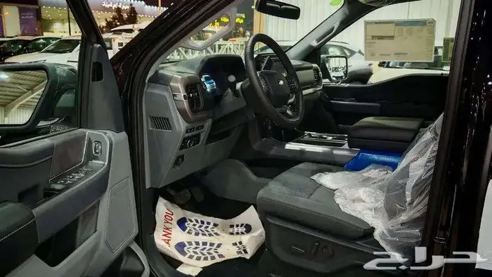 متوفر فوردF150 xlt موديل2024 لون أسود سعودى 12