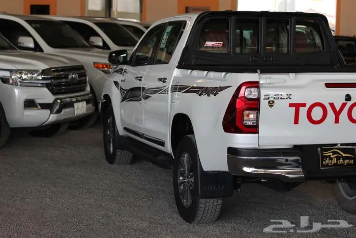 هايلكس 2025 فل كامل 8