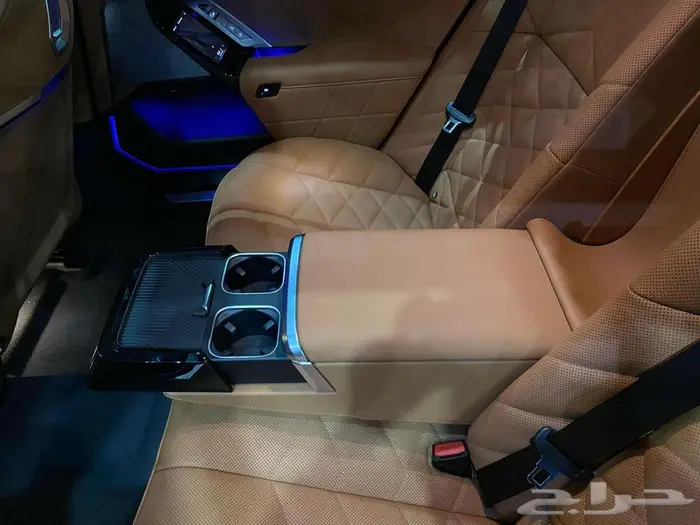 بي ام دبليو 735i موديل 2026 اسود خليجي 7
