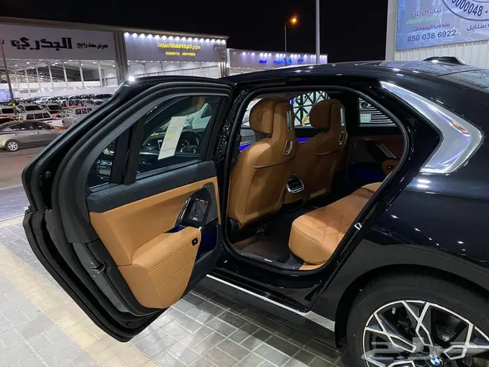 بي ام دبليو 735i موديل 2026 اسود خليجي 13