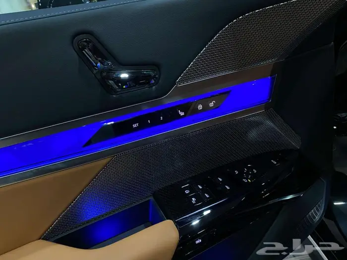 بي ام دبليو 735i موديل 2026 اسود خليجي 38