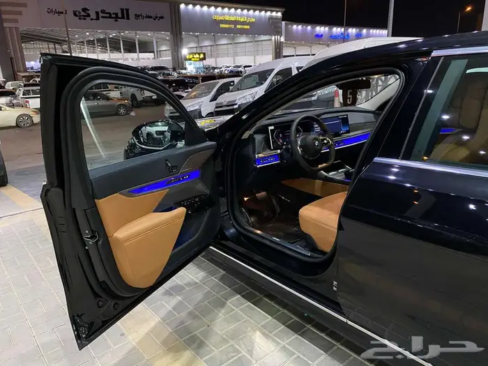 بي ام دبليو 735i موديل 2026 اسود خليجي 48