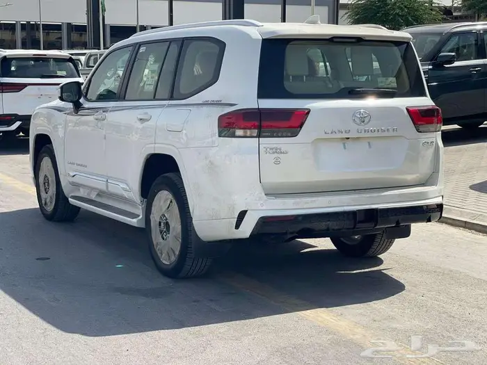 لاندكروزر جكسار S وارد خليجي 2025 اصفار فل كامل 4
