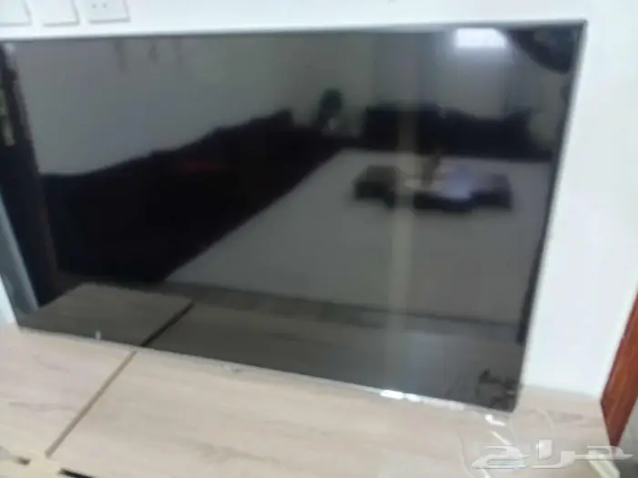 شاشه TCL سمارت فيها كسر الشاشه 0