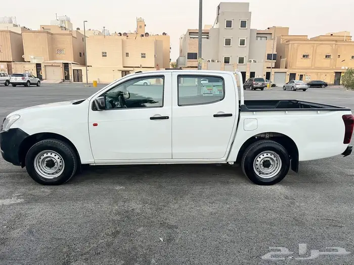 ايسوزو ديماكس غمارتين 2018 نظيفة جدا 5