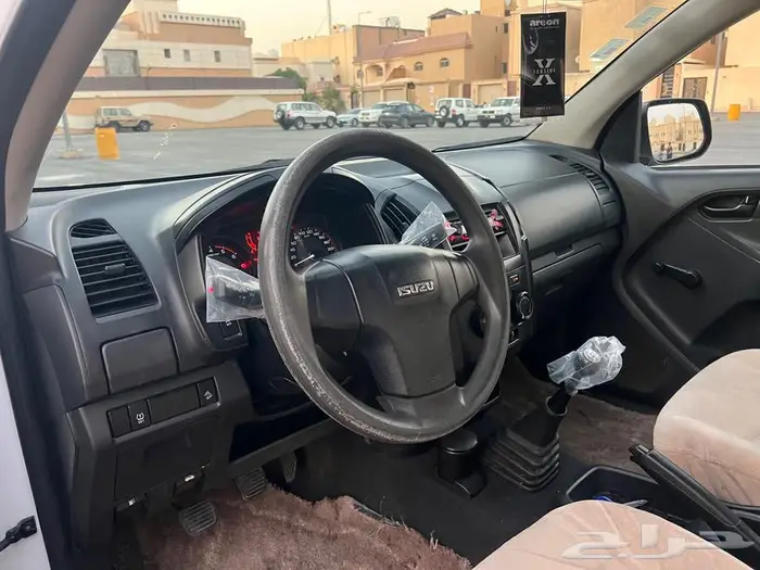 ايسوزو ديماكس غمارتين 2018 نظيفة جدا 14