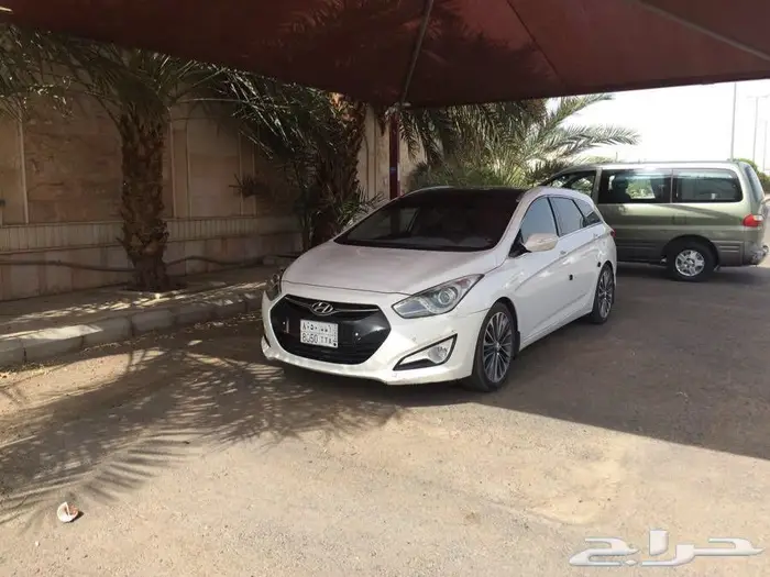 هونداي i40 هاتشباك فل كامل 0