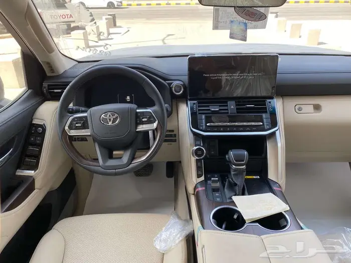 تويوتا لاندكروزر GXRL4 بنزين 2025 10