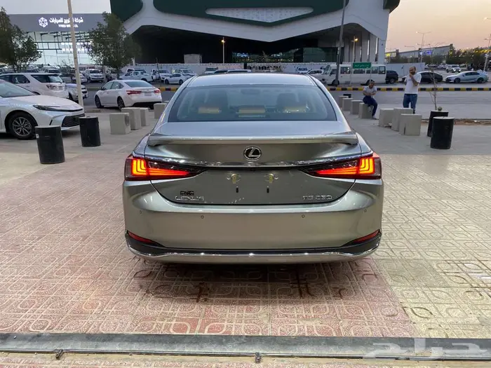 لكزس ( ES250 ) AA ستاندر 2025 بريمي 7