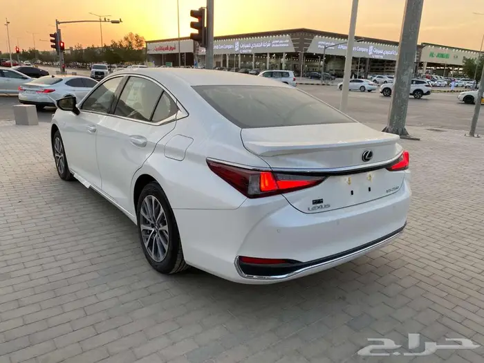 لكزس ( ES250 ) AA ستاندر 2025 بريمي 13