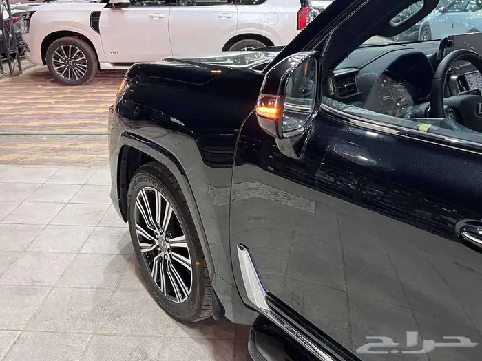 ليكزس LX600 F SPORT BB كاش وتقسيط 3