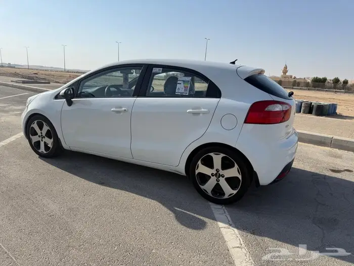 كيا ريو هاتشباك 2015 فل كامل 17