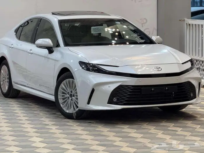 تويوتا كامري LE بنزين 2025 استمتع بأداء فائق وقسط مرن 2