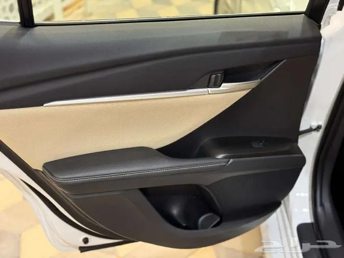 تويوتا كامري LE بنزين 2025 استمتع بأداء فائق وقسط مرن 9