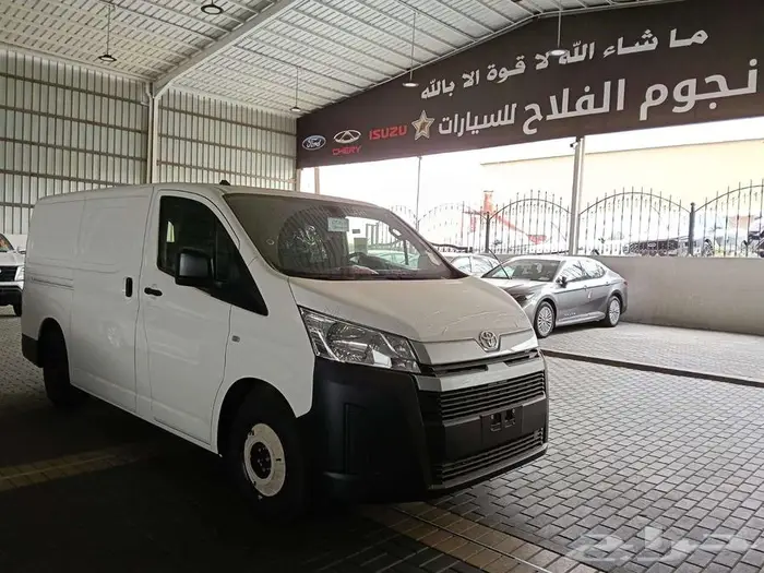 تويوتا باص بضاعه سقف منخفض ديزل جير عادي م 2025 - سعودي 4