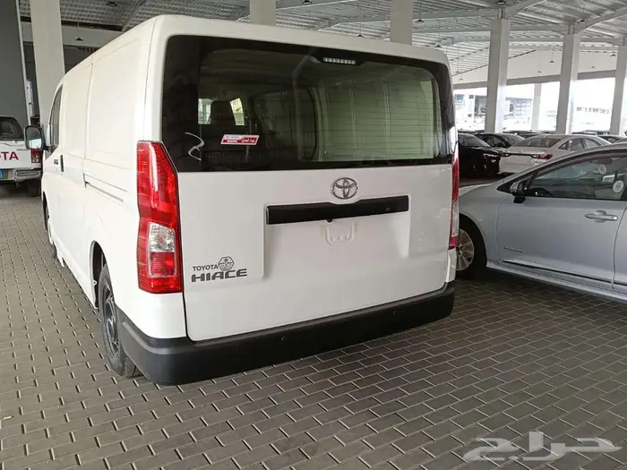 تويوتا باص بضاعه سقف منخفض ديزل جير عادي م 2025 - سعودي 7