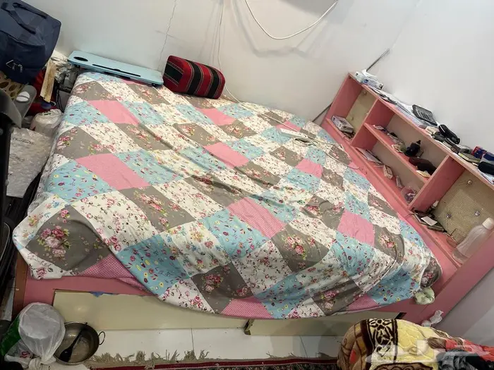 سرير كبير بالمرتبة 0
