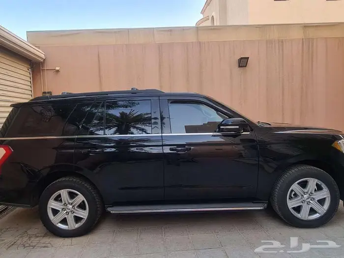 Ford Explorer XLT 2020 1