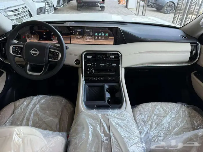 نيسان بلاتنيوم موديل2025ممشى 4700 كم 7