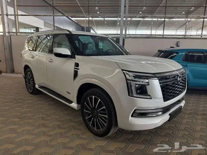 نيسان بلاتنيوم موديل2025ممشى 4700 كم 2