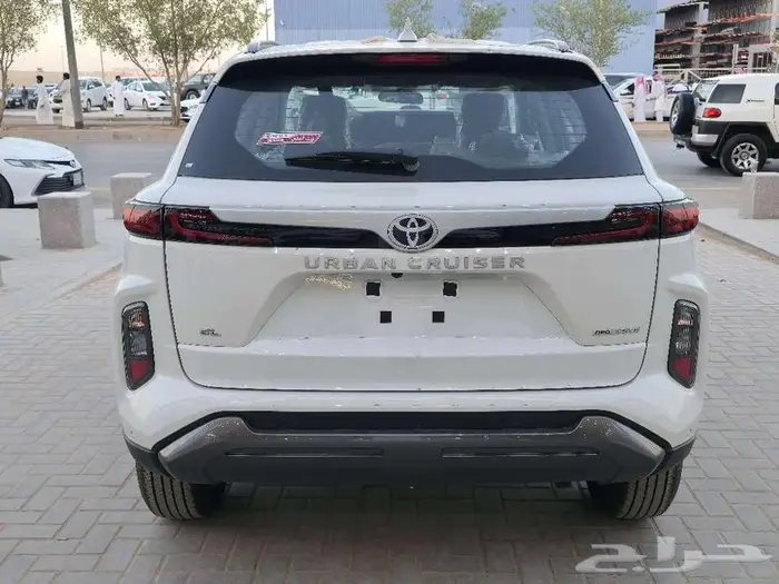 تويوتا اوربان كروزر GL موديل 2026 3