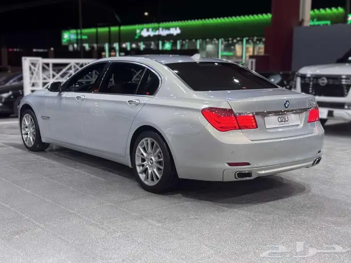 بي ام دبليو 740Li موديل 2011 3