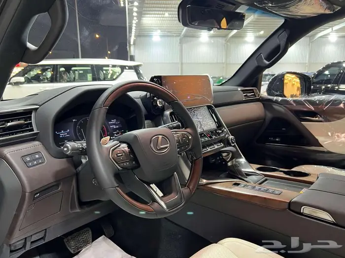 لكزس LX600 BB موديل 2025 عماني - خالد للسيارات 12