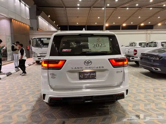 تويوتا لاندكروزر GXR 5 S بنزين 2025 كاش واجار منتهي بتمليك 15