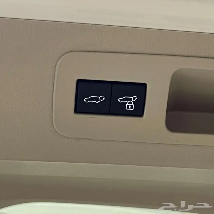 لاندكروزر GXR رقم 3 دبل بنزين تماتيك سعودي 2025 11