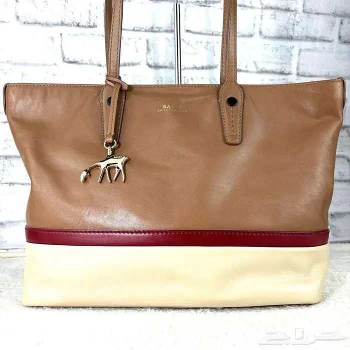 شنطة bally للبيع 250 ريال اصلية 2