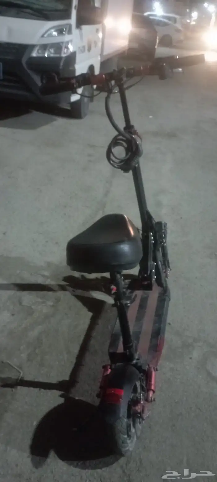سكوتر كهربائي ابو مقعد نظيف موفر بطاريه البيع لا اعلى سوم 0