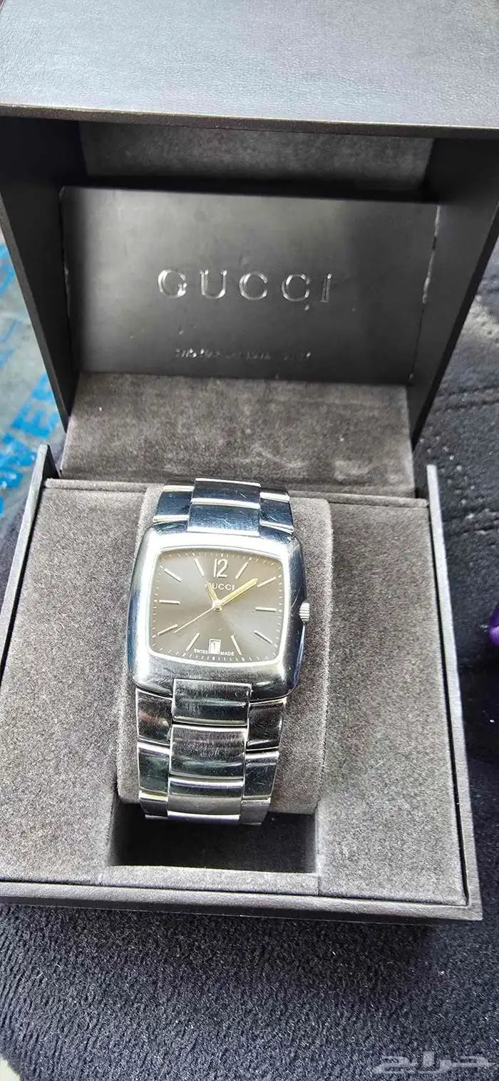 للبيع ساعة gucci swiss med 0
