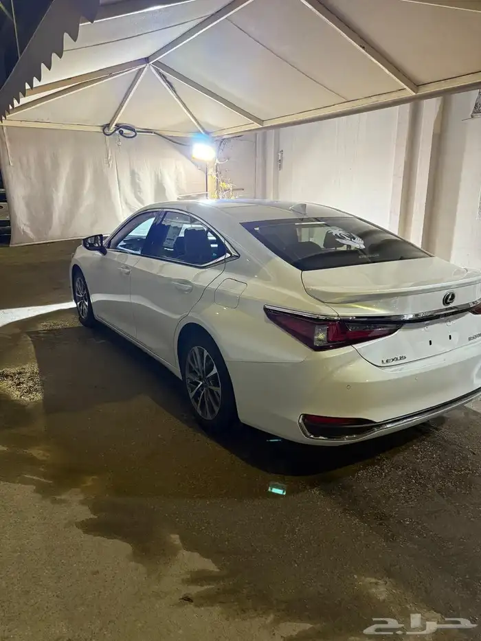 للبيع لكزاز هايبرد حجم 300 موديل 2023 بويه بلد ماشي 91 الف 1