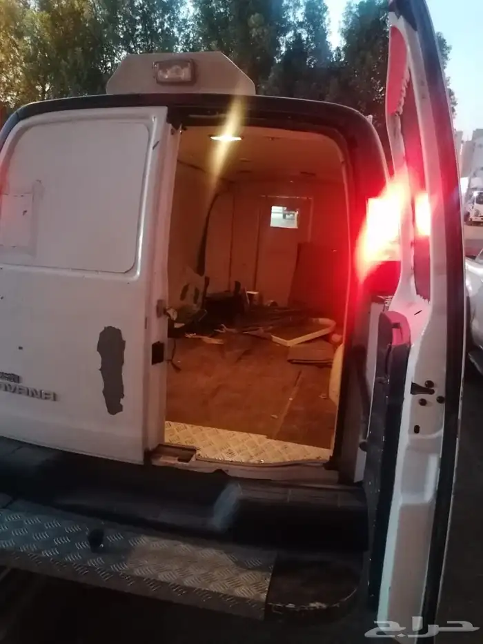 سيارة فان GMC فحص جديد استمارة جديده غير ماكينة ممتاز ا 2